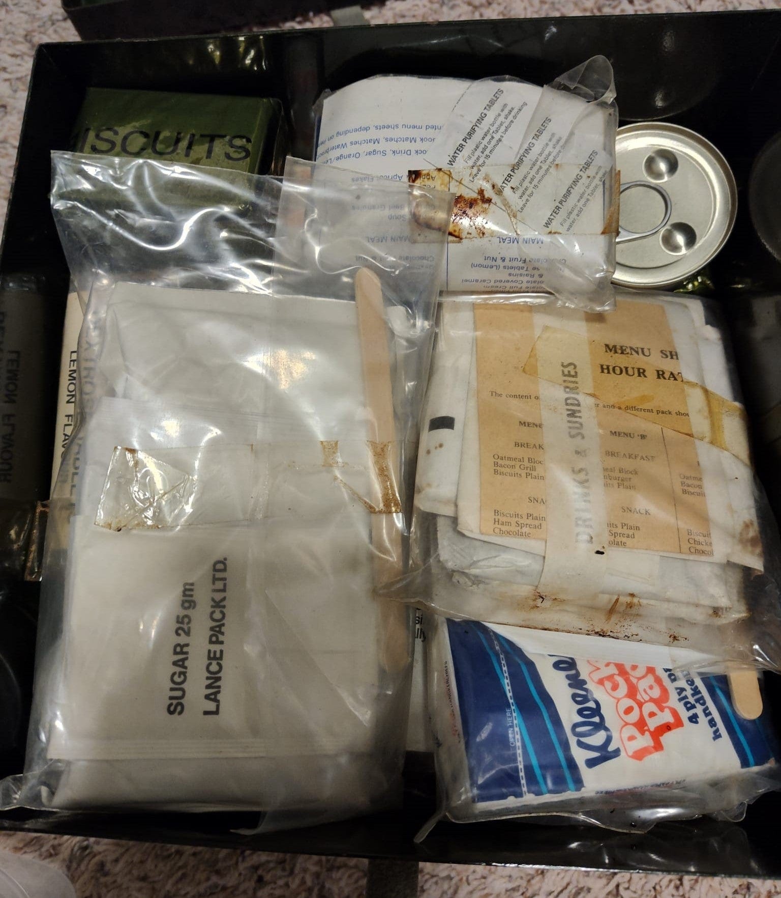 Vintage UK Falklands War Era 5 man ration complete in metal ration box ...